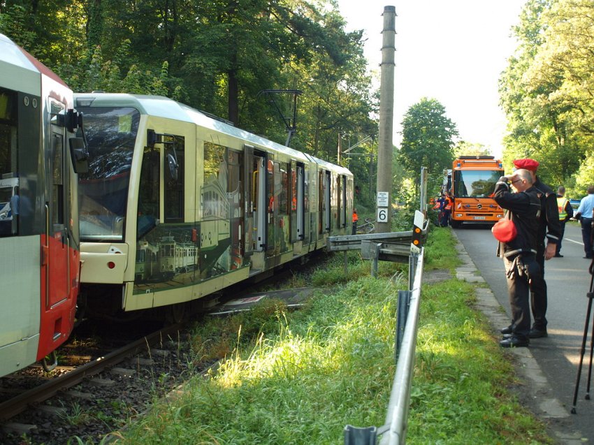 VU Radfahrer Strab Koeln Duennwald Berlinerstr Duennwalder Mauspfad P49.JPG